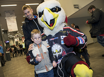 Nära publikrekord när Hyllie bjöd på hockey