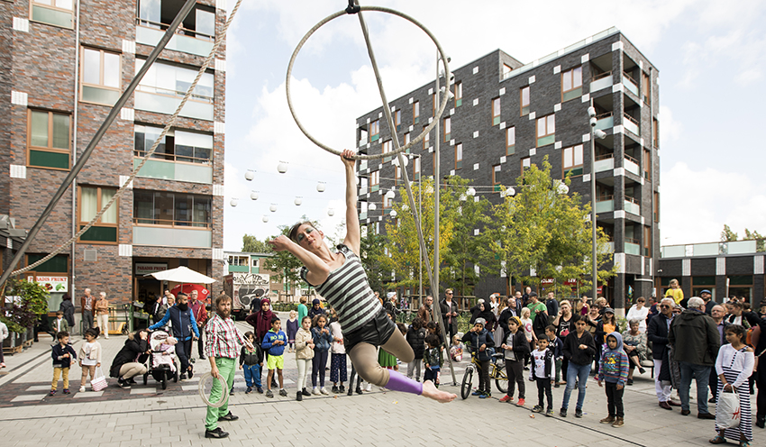 Torget invigdes med kaninkärlek